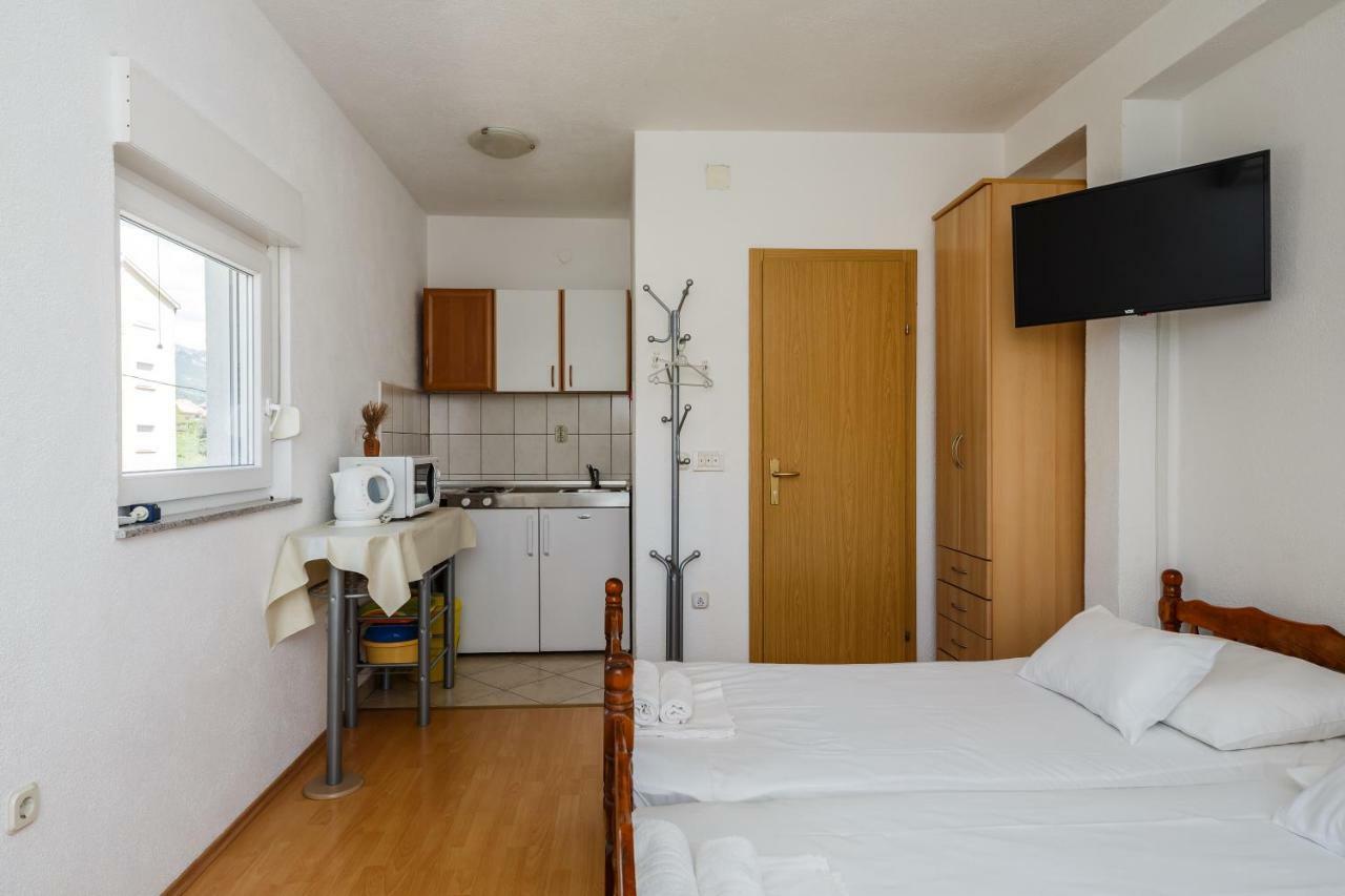 Apartments Mila Kaštela Esterno foto