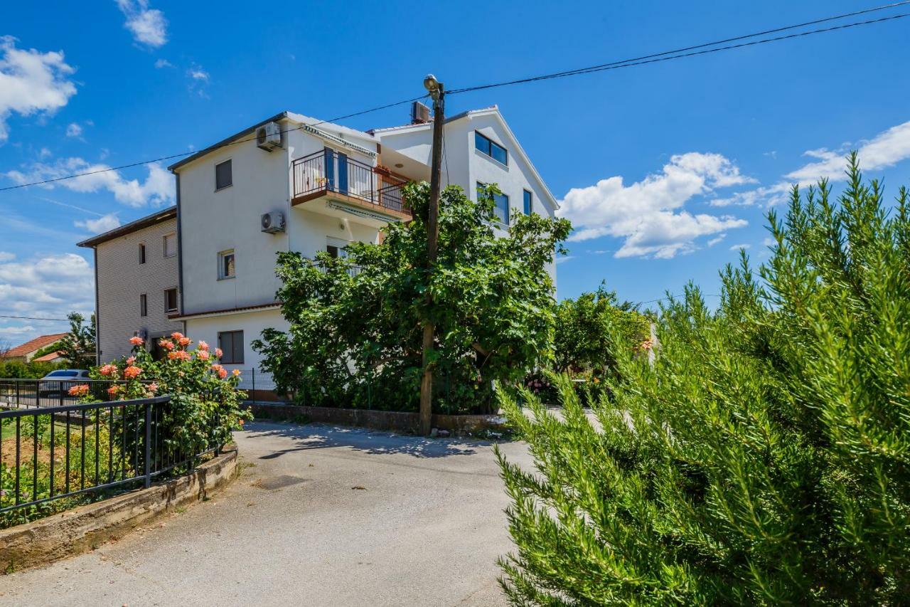 Apartments Mila Kaštela Esterno foto