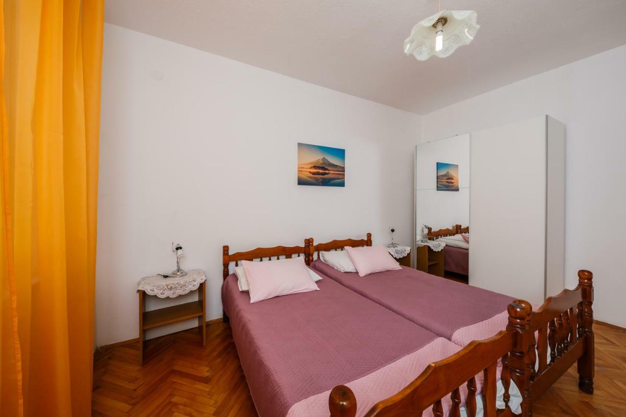 Apartments Mila Kaštela Esterno foto