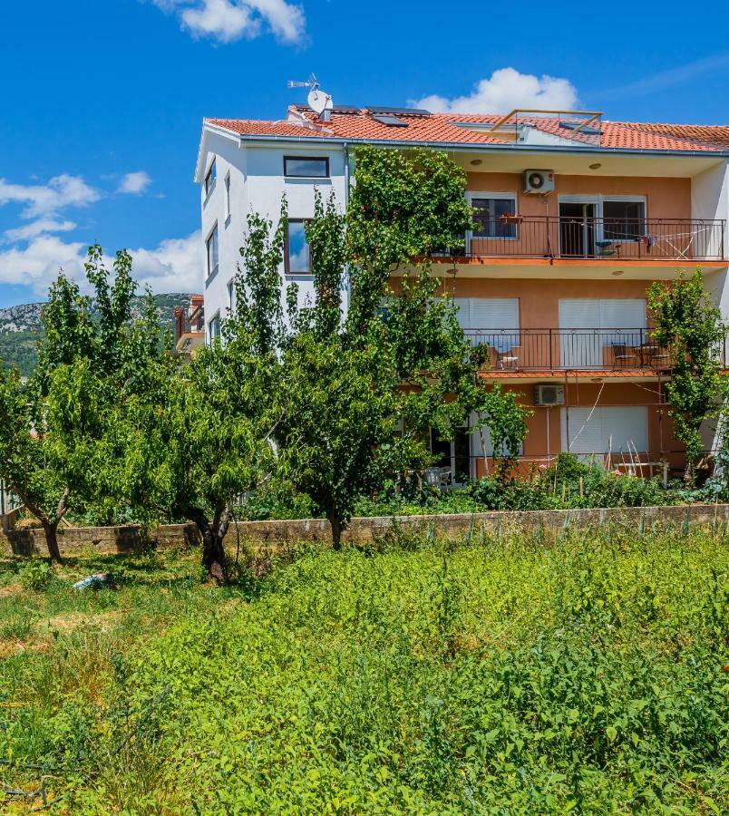 Apartments Mila Kaštela Esterno foto