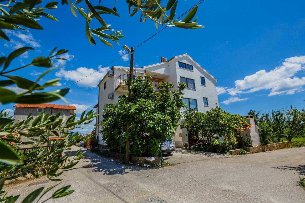 Apartments Mila Kaštela Esterno foto