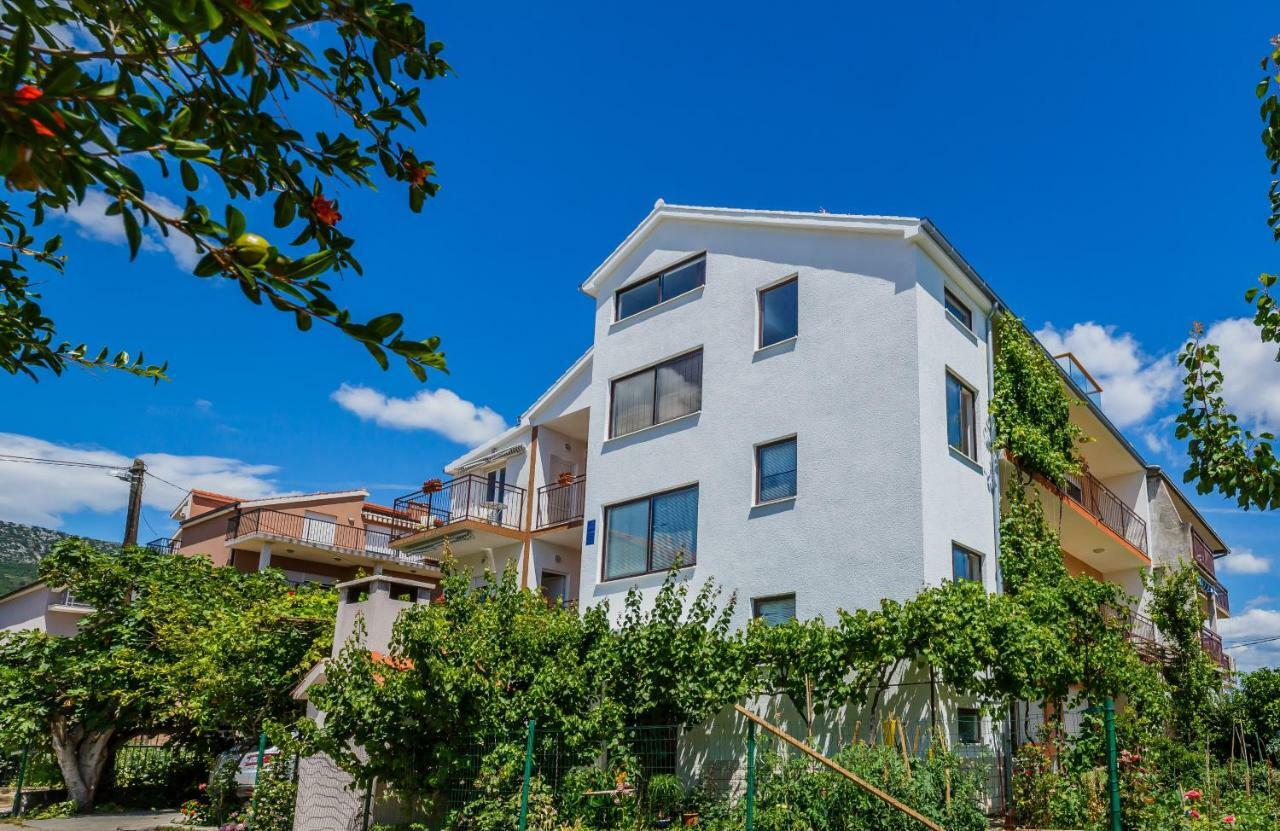 Apartments Mila Kaštela Esterno foto